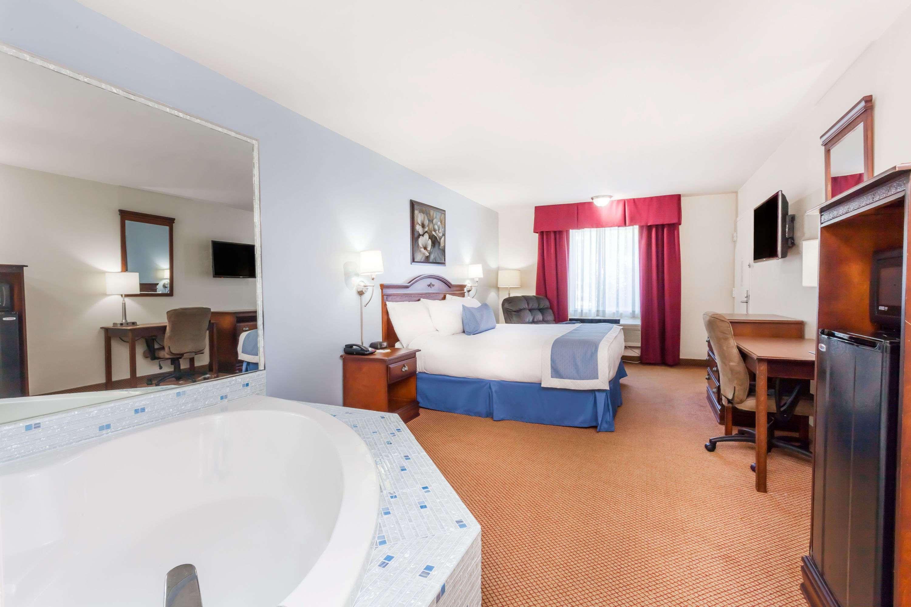 Days Inn By Wyndham Hampton Exteriér fotografie